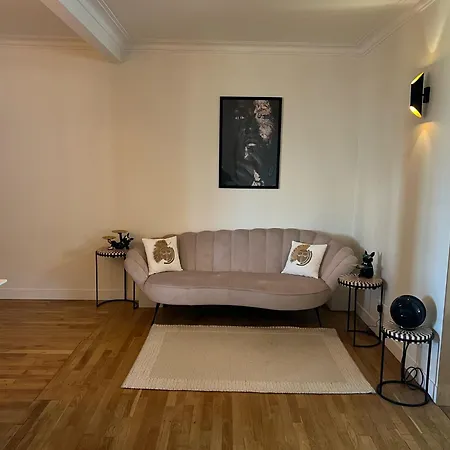 L'elegance A La Parisienne * باريس
