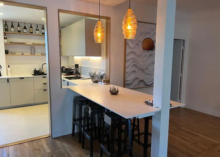 L'elegance A La Parisienne Paris